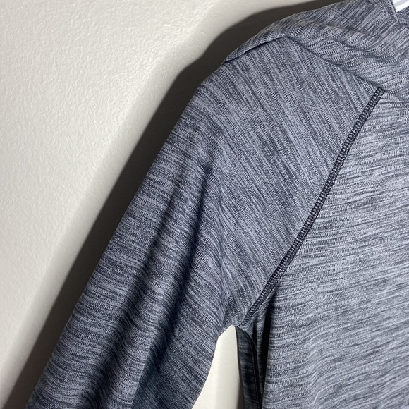 Under Armour grey space dye hooded long sleeve top with drawstring hem size XS - Picture 6 of 12